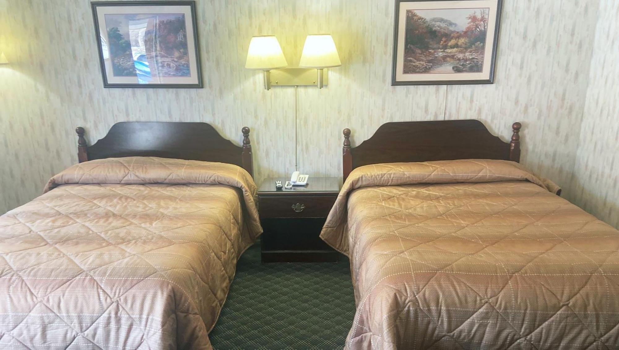 Pleasant Valley Motel West Stockbridge Bagian luar foto
